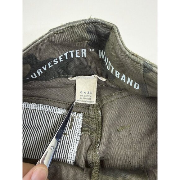 Duluth 6 Curvesetter (Actual 28x32) Brown/Green Camo Cargo Jeans 1% Stretch EUC - Picture 4 of 12
